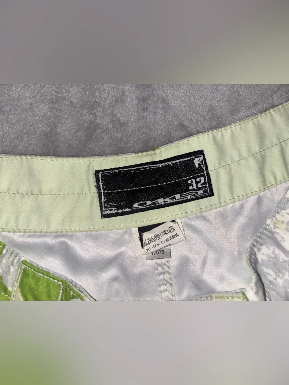 Oakley Men's Floral Board Shorts 32 Drawstring Green Gray White Beach Tropical